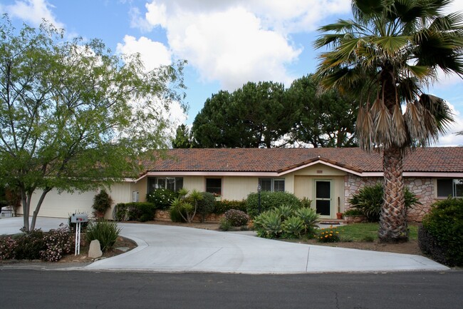 Building Photo - One-Story Mid-Century Ranch-Style Home in ...