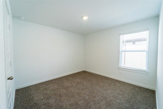 Building Photo - 3827 Pierce Pl Ln