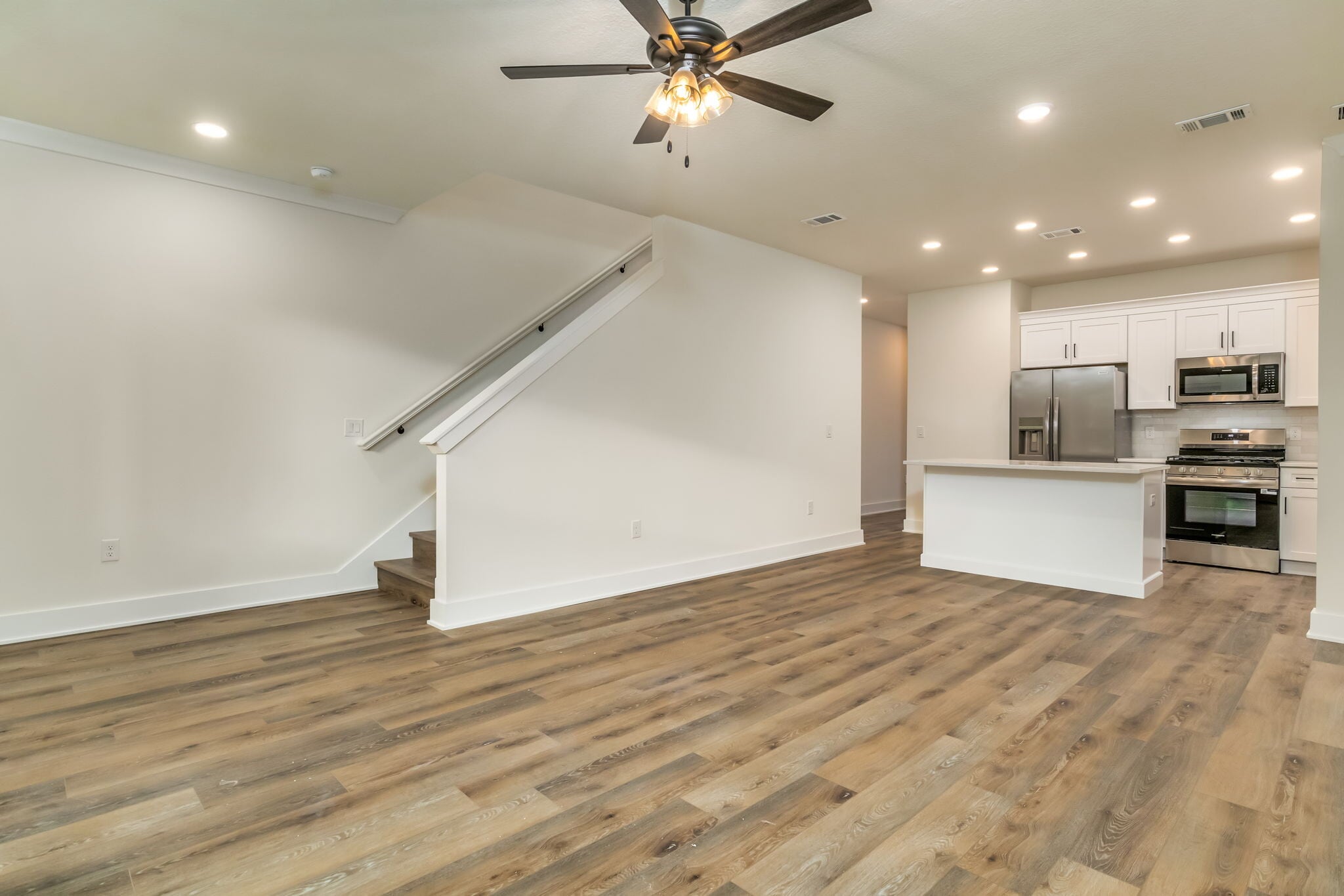 Building Photo - 520 N De Villiers St