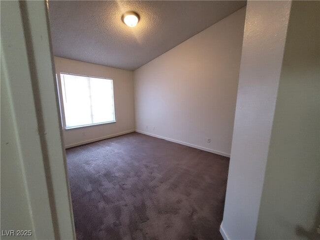 Building Photo - 372 Rushing Creek Ct