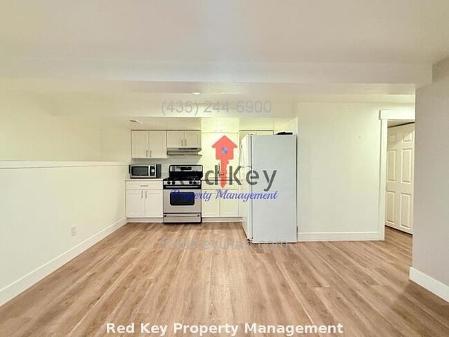 Building Photo - 3150 W Duplex