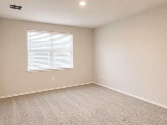 Building Photo - 2156 Griffith Dr