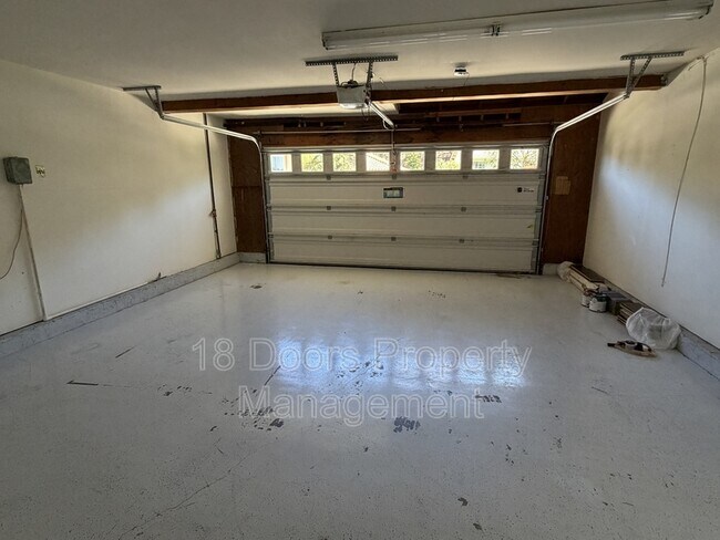 Building Photo - 11035 Forestview Ln