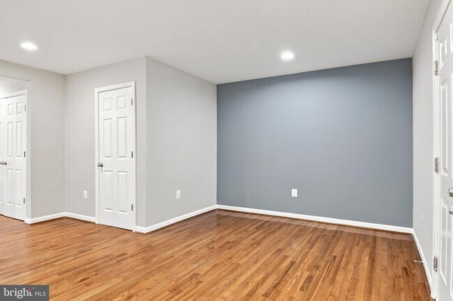 Building Photo - 25678 Pleasant Valley Rd