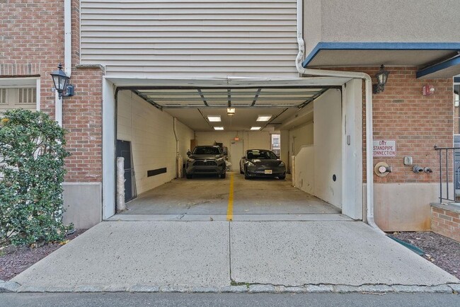 Building Photo - 620 38th St