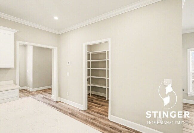 Building Photo - 14 Los Robles Rd