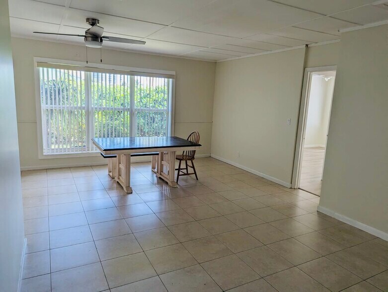 Building Photo - 305 3rd St