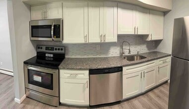 Building Photo - 1575 W Street Rd