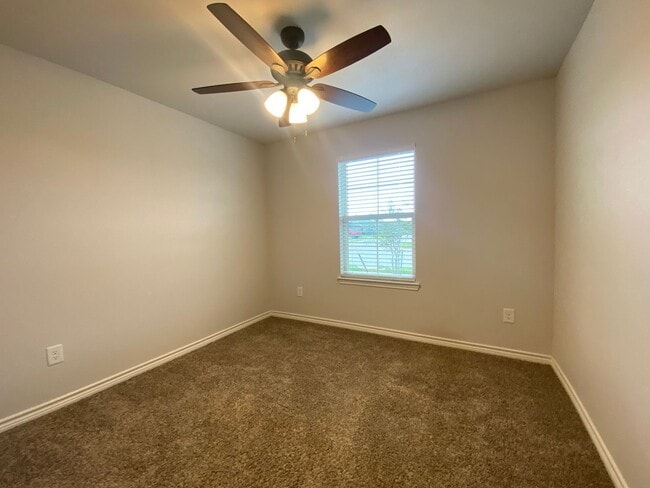 Building Photo - NEWER 4 BDRM HOME IN FLOUR BLUFF ISD!