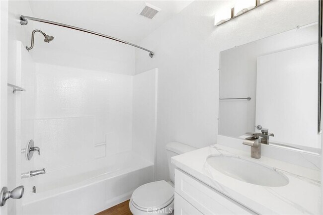 Building Photo - 4406 Cahuenga Blvd