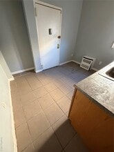 Building Photo - 110 School St