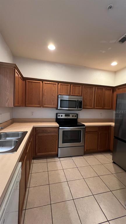 Building Photo - 3210 Holderness Dr