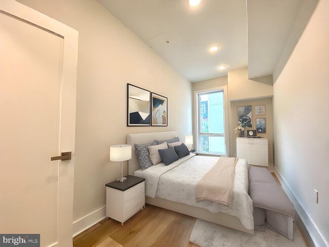 Building Photo - 2216 Walnut St