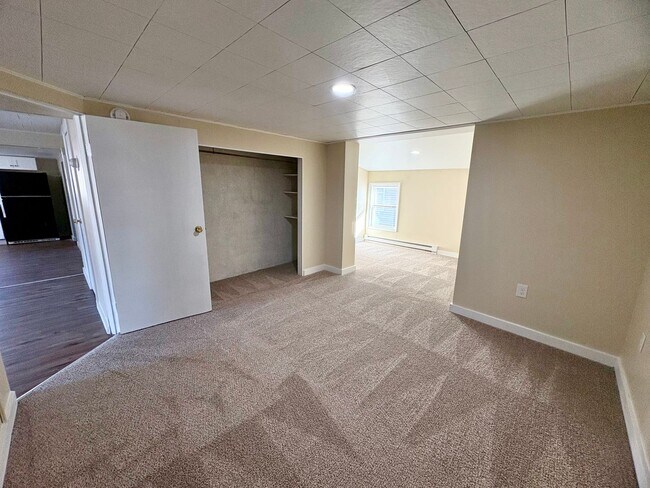 Building Photo - 165 N Hanover St