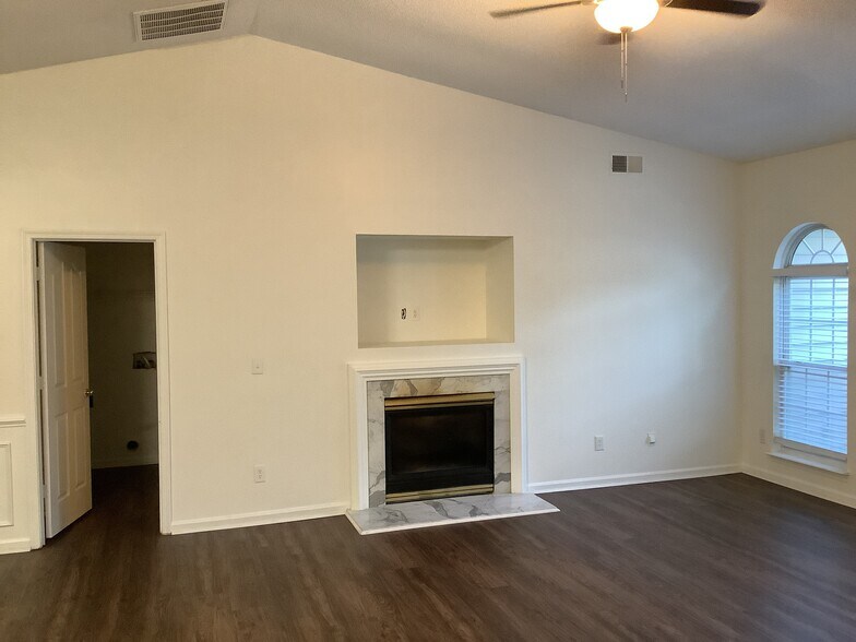 Building Photo - 15005 Cane Field Dr
