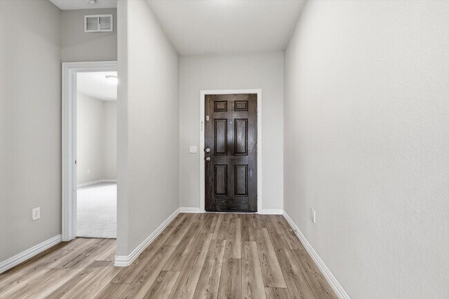 Building Photo - 4 Bed, 3 bath and 1 flex room in the heart of Anna Town Square.