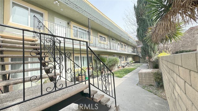 Building Photo - 1102 Larimore Ave