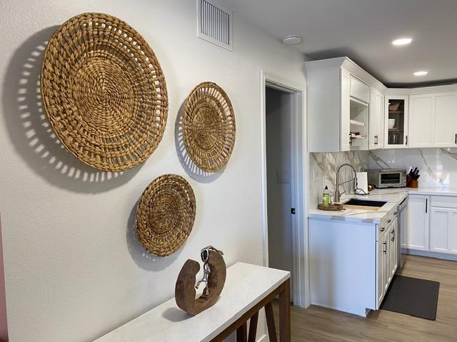 Building Photo - 1440 N Idaho Rd