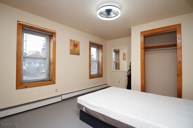 Building Photo - 81 Main St