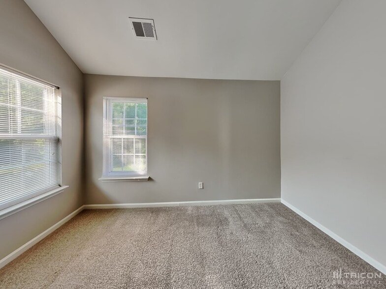Building Photo - 4335 Springhaven Dr