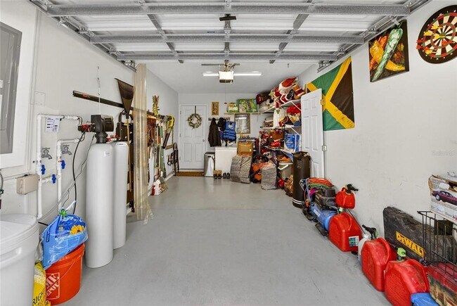 Building Photo - 209 Sawtooth Dr