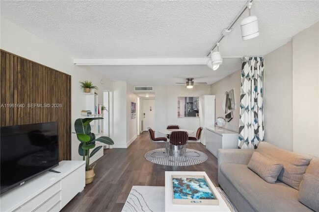 Building Photo - 1020 Meridian Ave