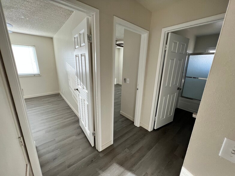 Building Photo - 72615 Edgehill Dr