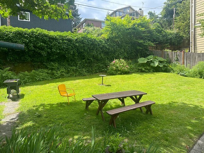 Building Photo - 69 Etruria St