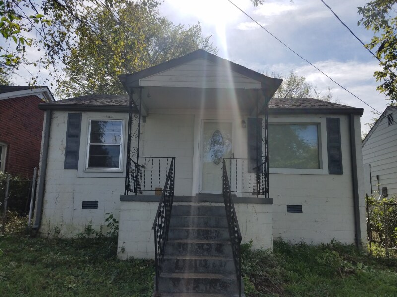Building Photo - 3215 Clifton Ave