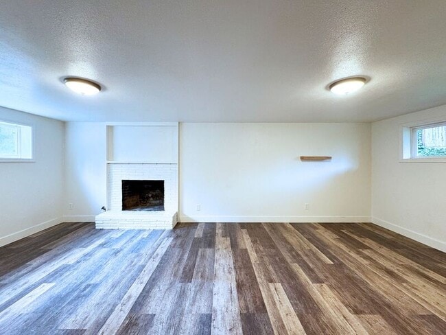 Building Photo - 725 Mimosa Ave