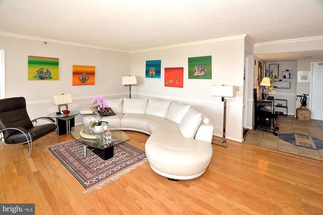 Building Photo - 3713 S George Mason Dr