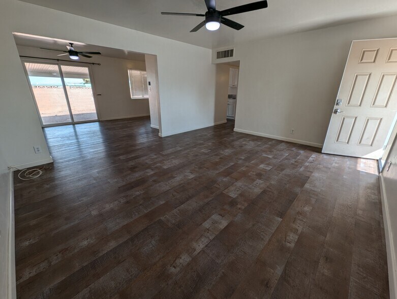 Building Photo - 1812 S Hardy Dr