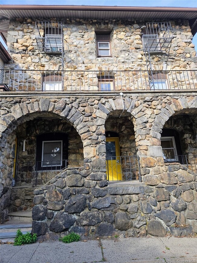 Building Photo - 17 Prospect St