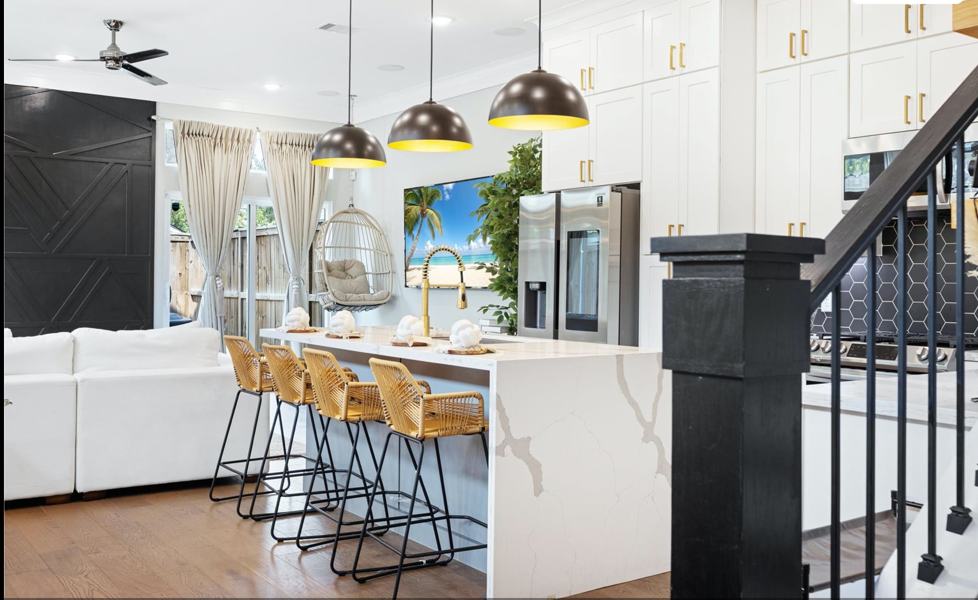 Building Photo - 7033 Avenue L