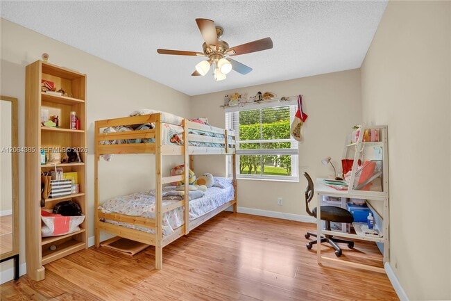 Building Photo - 885 Tanglewood Cir