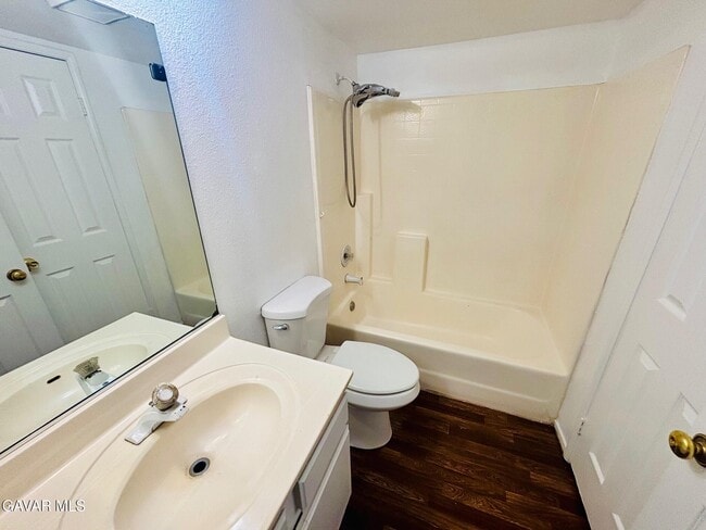 Building Photo - 43242 Cottage Ln