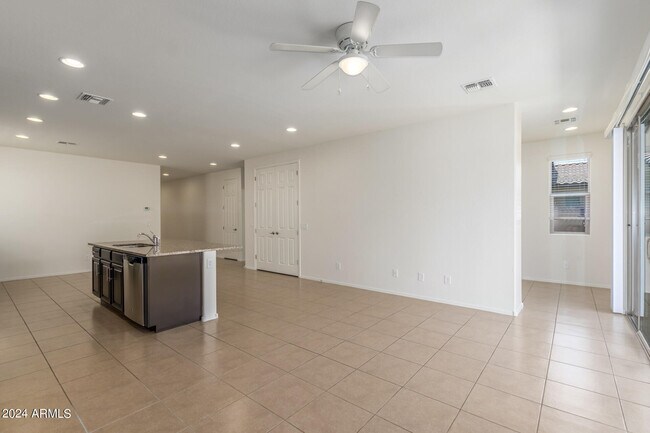 Building Photo - 4808 W Lydia Ln