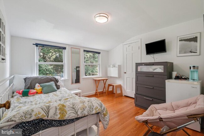 Building Photo - 11705 Admirals Ct