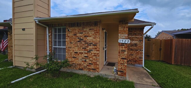 Primary Photo - 1522 Butterfield Dr