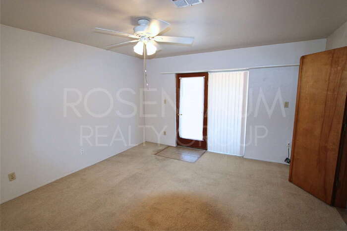 Building Photo - 1014 N Pueblo Dr