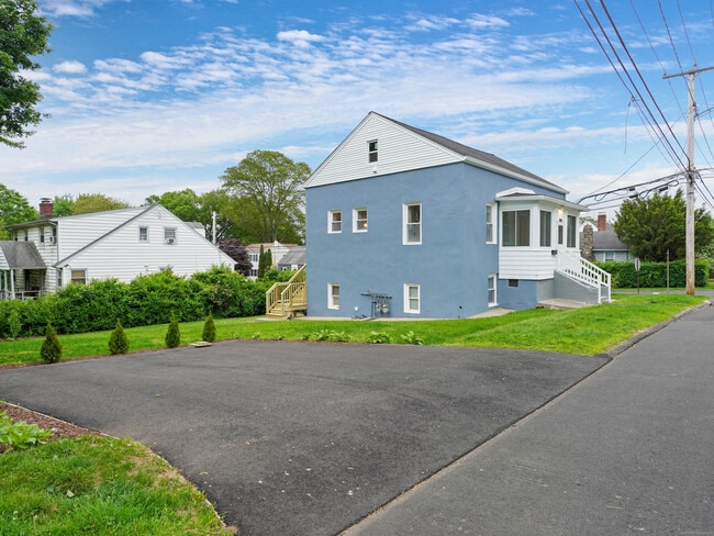 Building Photo - 333 Lenox Rd