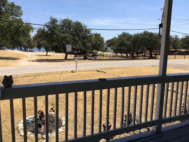 Building Photo - 1308 Belaire Dr