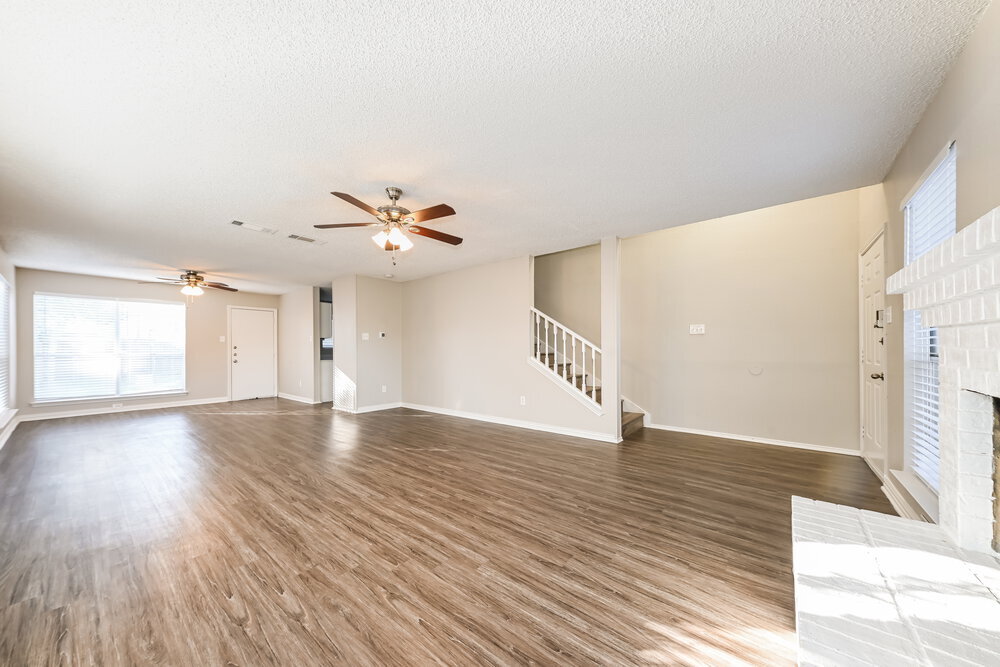 Building Photo - 2843 Red Oak Dr