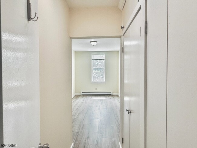 Building Photo - 39 Glenridge Ave