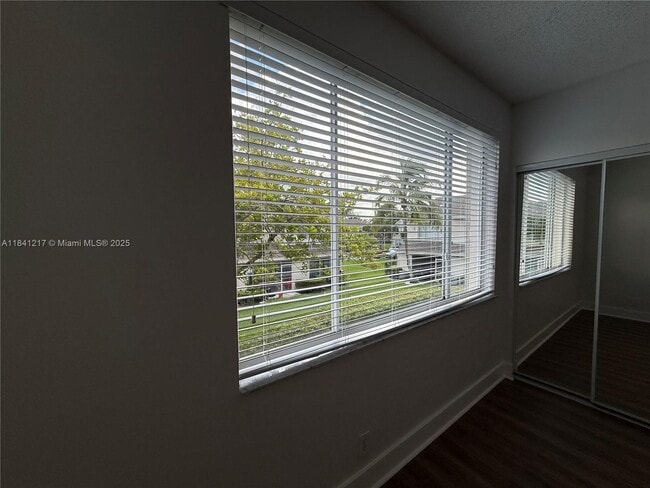 Building Photo - 16736 Hemingway Dr