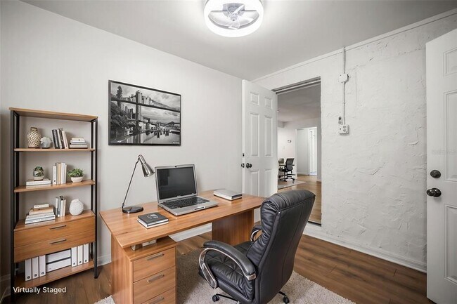 Building Photo - 2955 Bay View Dr