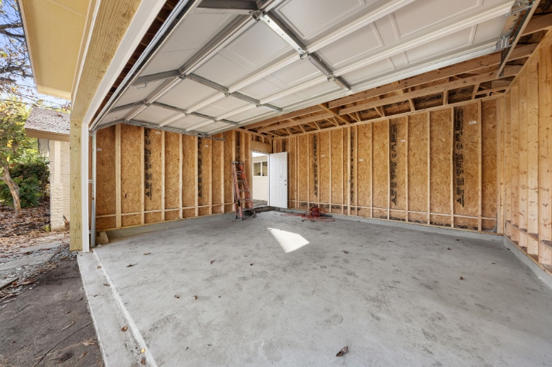 Building Photo - 605 Melrose Dr