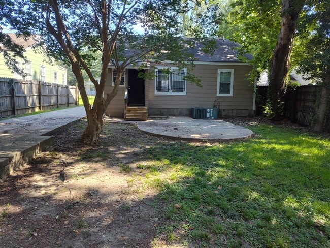 Building Photo - 358 E Ridgeway St
