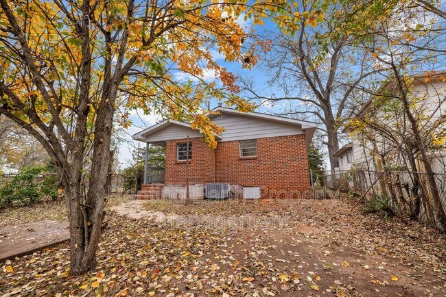 Building Photo - 2005 Snavely Ave SW