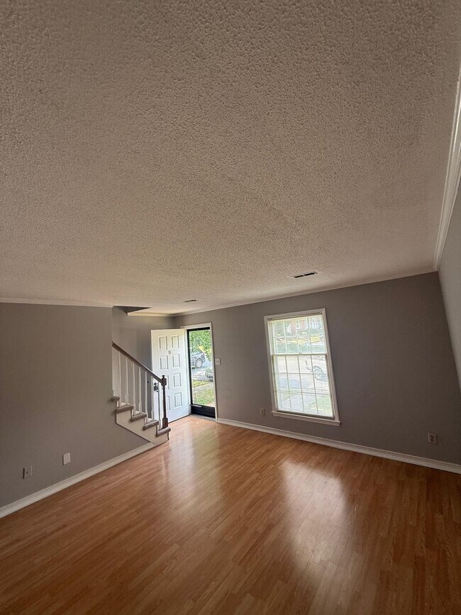 Building Photo - 4704 Lawndale Dr
